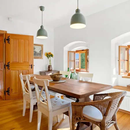 بيت للعطل Old Castle