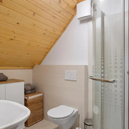 Old Castle بيت للعطل