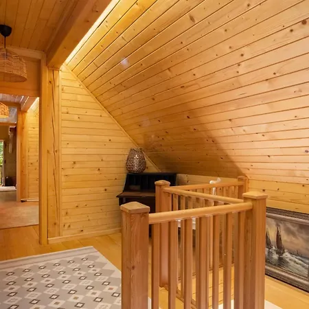 Old Castle بيت للعطل كامنيك