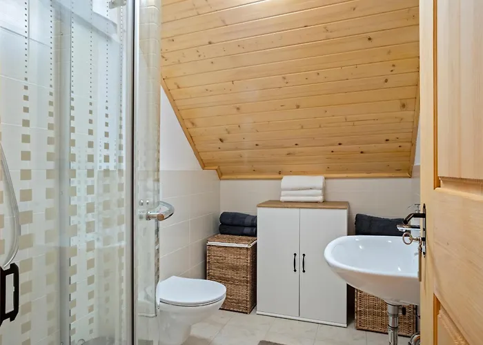 Old Castle Feriehus *